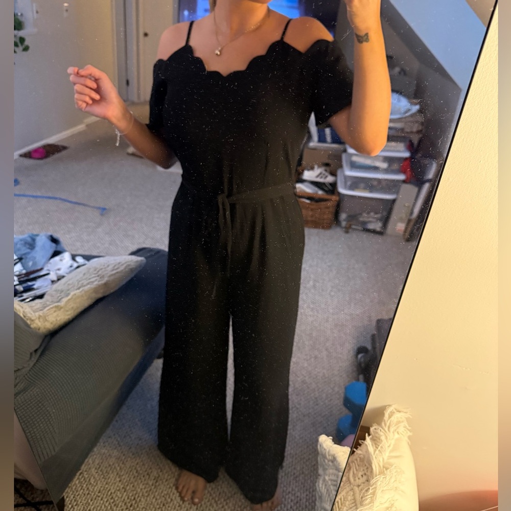 Black Spaghetti Strap and Off the Shoulder Front Tie Jumpsuit - Picture 7 of 11